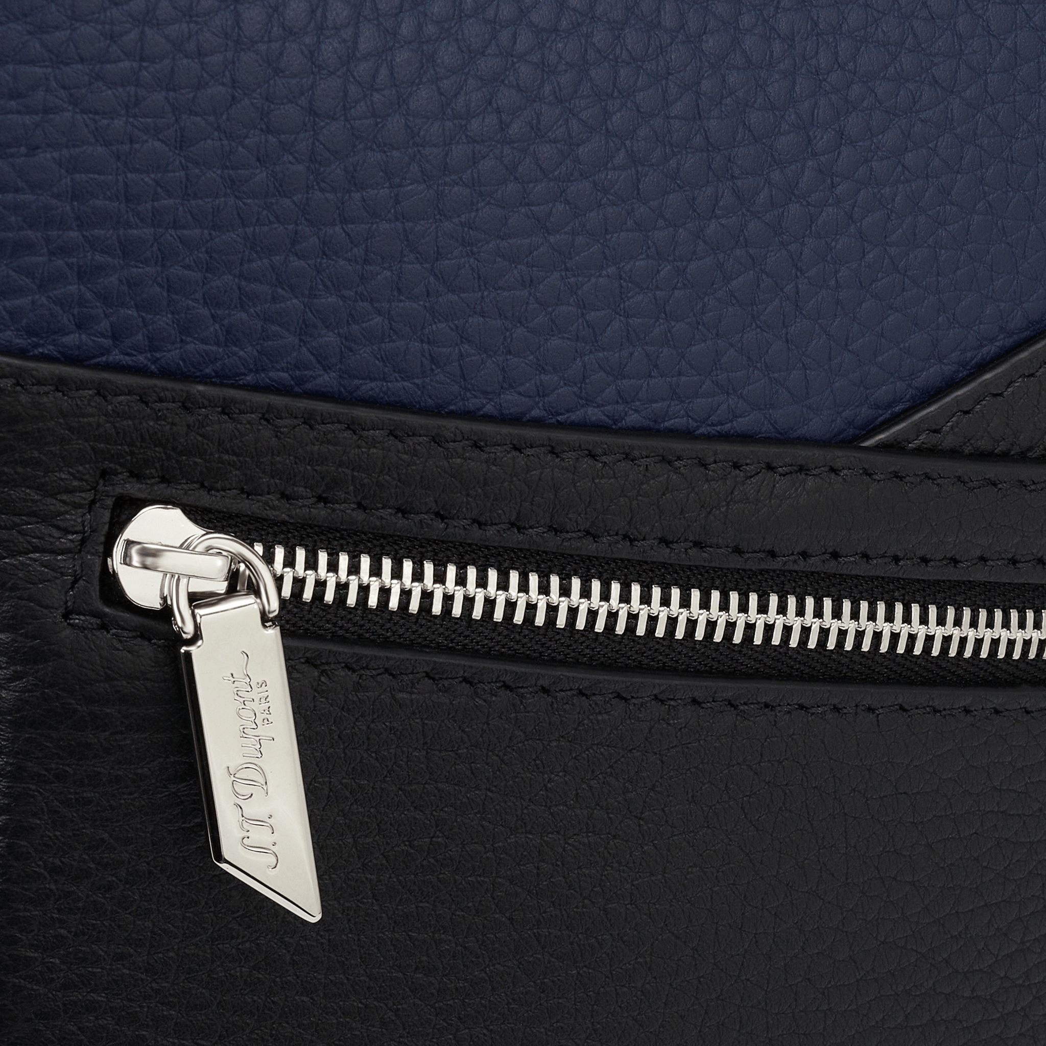 クロスボディバッグ