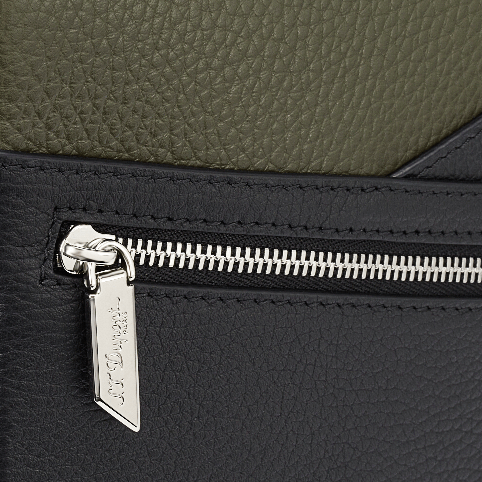 クロスボディバッグ