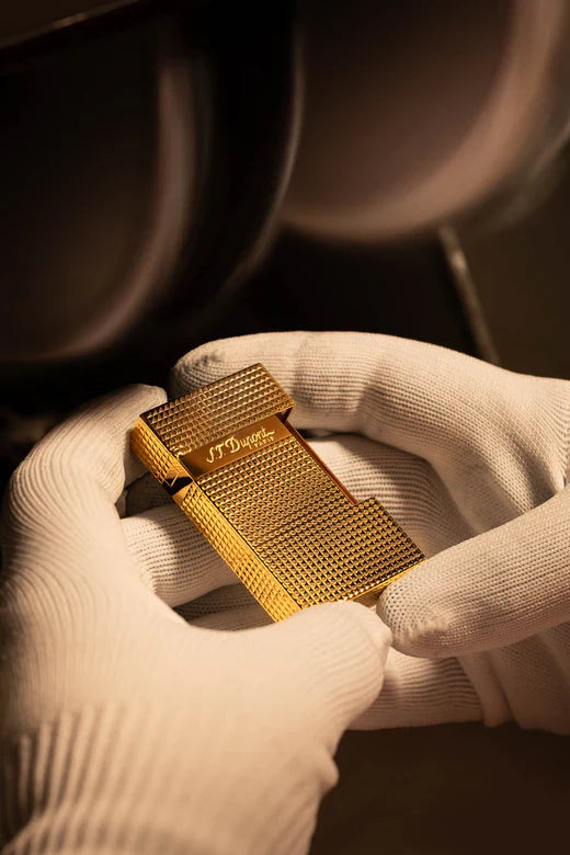 イニシャル ファイヤーヘッド ゴールデン | S.T. Dupont Official イニシャル ファイヤーヘッド ゴールデン | S.T. Dupont Official
